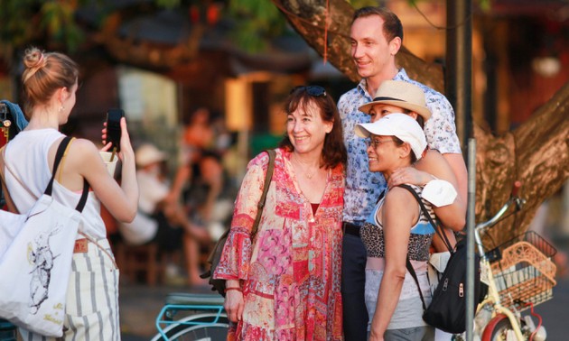 越南提出2023年接待国际游客800多万人次的目标