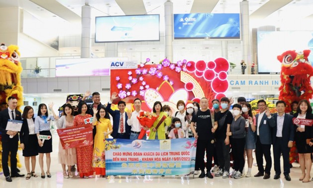 因新冠疫情中断3年后，庆和省迎来首批中国游客