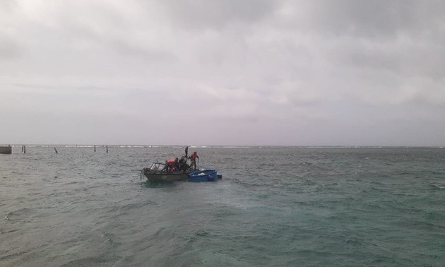 长沙群岛大石岛指战员营救海上遇险渔民