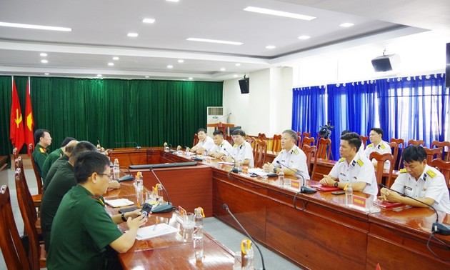 柬埔寨国防武官代表团到访越南海军学院