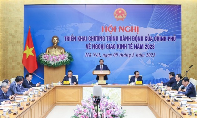 越南政府举行落实2023年经济外交行动计划的会议
