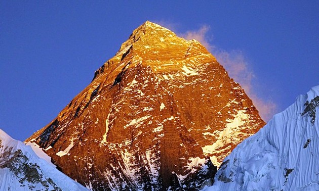 今年将有约500名登山者攀登珠峰