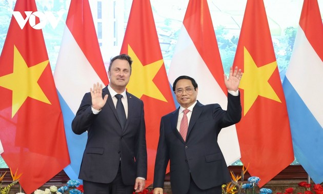 卢森堡大公国首相格扎维埃·贝泰尔一行圆满结束对越南的正式访问