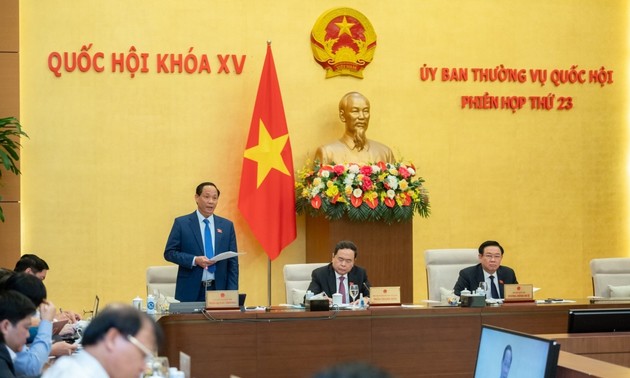   越南国会常务委员会：力争实现全年GDP增​​长6.5%的目标