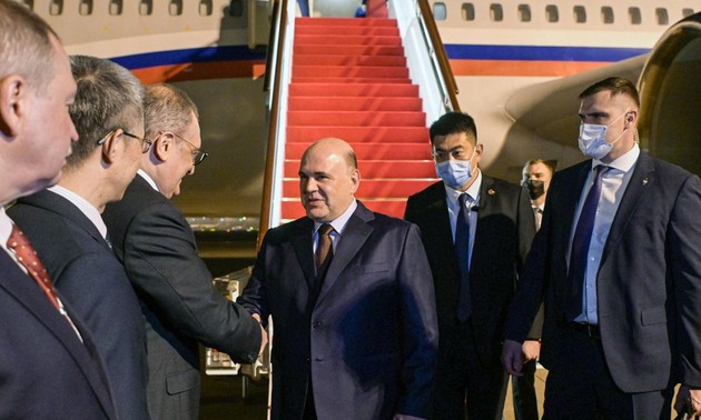 俄罗斯总理抵达上海   开始对中国进行正式访问