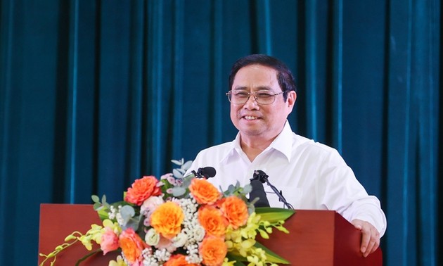 越南政府总理范明政：   建设专业、现代、人文的越南革命新闻