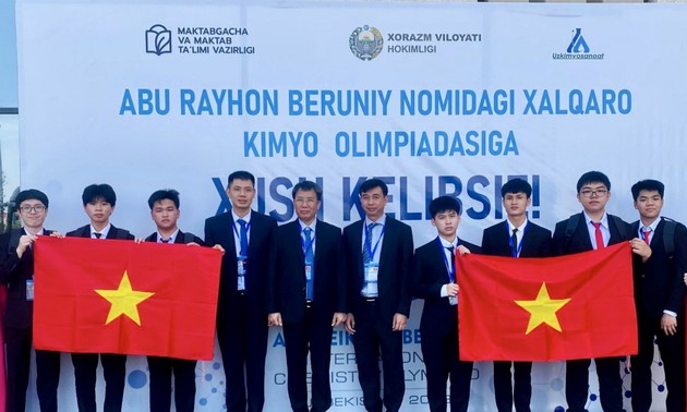  越南在第一届Abu Reikhan Beruniy国际化学奥林匹克竞赛上名列团体第一