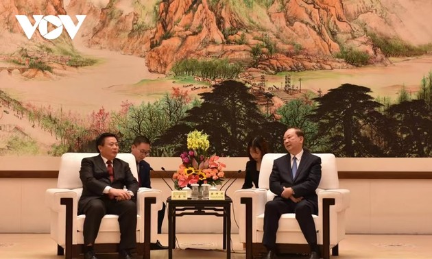 越南共产党代表团访问中国广东省