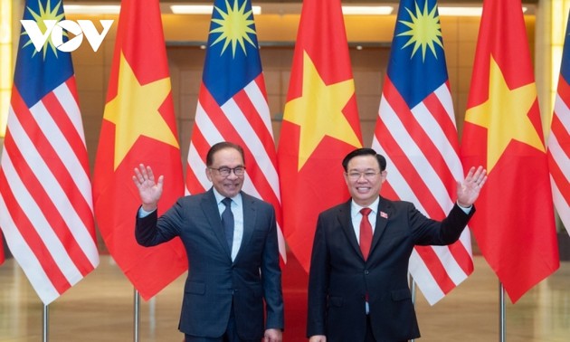 ​   推动越南与马来西亚战略伙伴关系日益务实有效发展