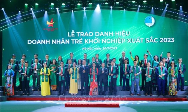 越南表彰2023年81名杰出青年创业者