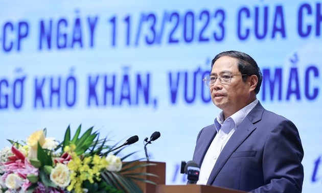 越南政府总理范明政：评估情况，为房地产市场排忧解难