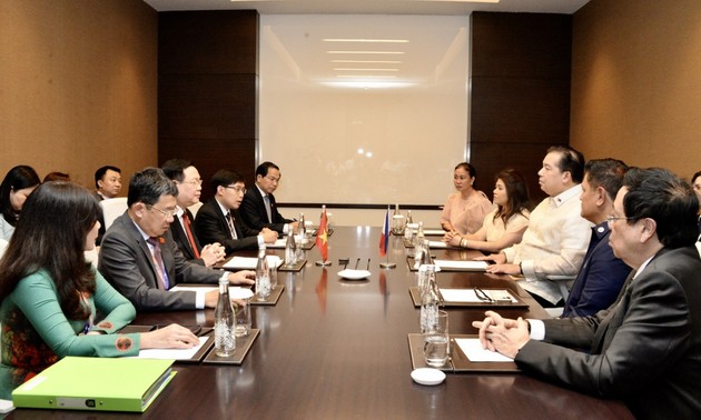 推动越南与菲律宾关系特别是经贸投资领域关系实质性发展