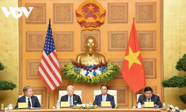 越南政府总理范明政和美国总统拜登出席越美投资与革新创新高级别会议