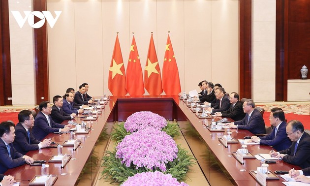 越南政府总理范明政与中国国务院总理李强举行会谈