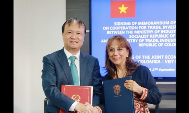 越南与哥伦比亚签署贸易、投资和工业谅解备忘录
