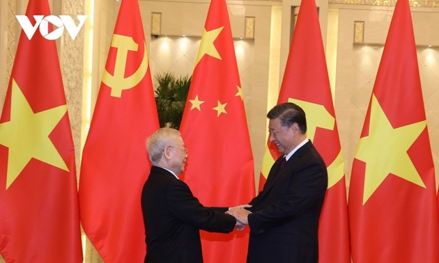 越南领导人向中国领导人致电，祝贺中华人民共和国国庆74周年
