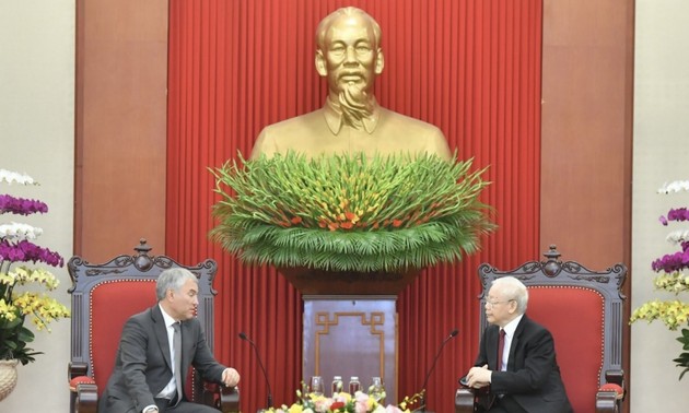越南共产党一向重视与俄罗斯各政党发展关系