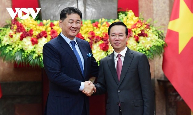 蒙古国总统呼日勒苏赫圆满结束对越南的国事访问
