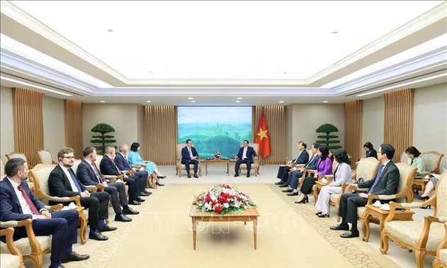 越南和罗马尼亚促进经贸合作