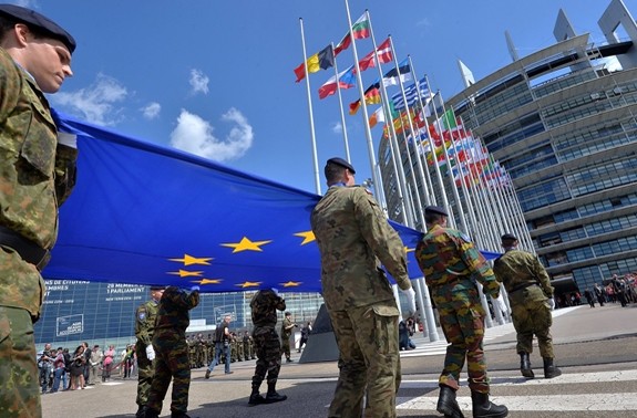   美国和欧盟举行安全与防务对话