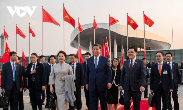 中共中央总书记、国家主席习近平圆满结束对越南的国事访问