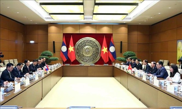 越南与老挝国会加强立法研究、信息和文件等领域合作