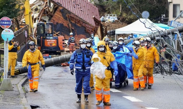 日本地震：死亡人数增至180人