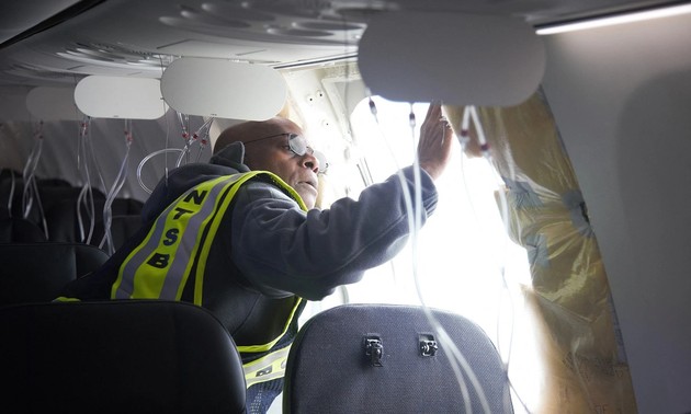 美国联合航空公布波音737 MAX 9型客机窗户被炸事件的初步调查结果。