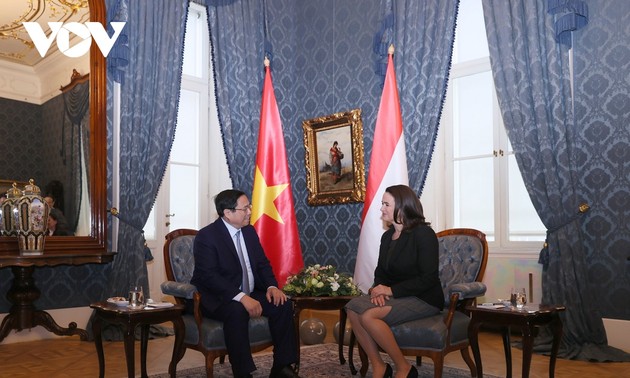 越南政府总理范明政会见匈牙利总统诺瓦克·卡塔琳