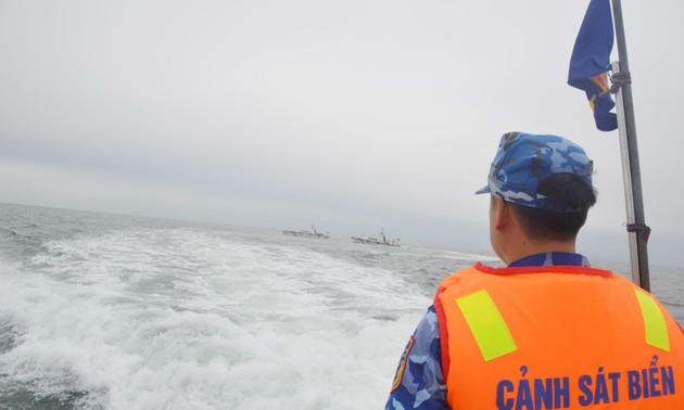 越中海警在海上分界线邻近海域开展联合巡逻