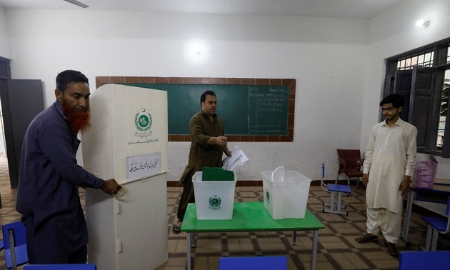 8日，巴基斯坦在诸多不确定因素中举行大选
