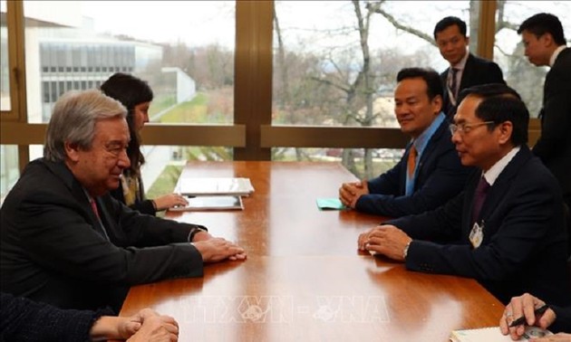 越南外交部长裴青山在日内瓦会见联合国和其他国家领导人