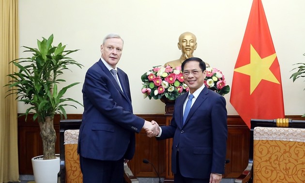 越南重视与俄罗斯的传统友好和全面战略伙伴关系