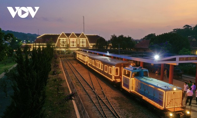 在越南最古老的火车站开启大叻火车夜游之旅