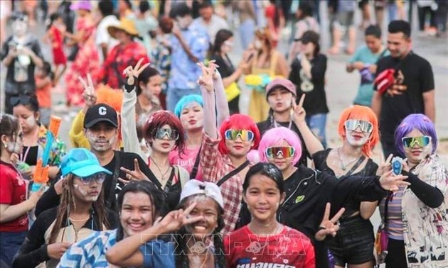柬埔寨人民喜迎2024年高棉族传统新年