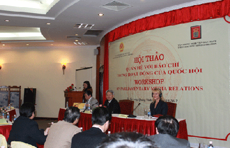 Seminar "Hubungan dengan media massa dalam aktivitas MN" diadakan di Quang Ninh