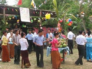 Badan Pengarahan Daerah Nam Bo Barat menyampaikan ucapan selamat kepada rakyat etnis Khmer sehubungan dengan Hari raya Dolta 