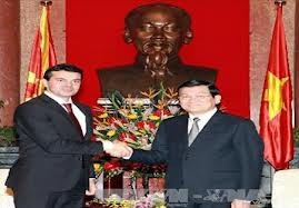 Pembicaraan antara Menteri Luar Negeri Vietnam dan Makedonia