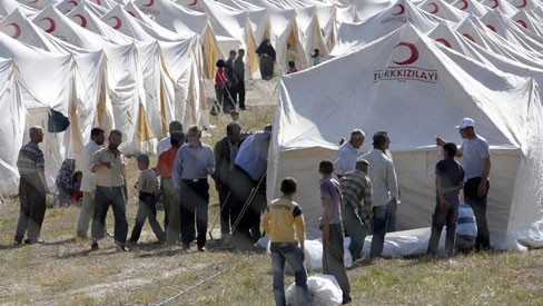 Para donor berkomitmen memberikan kira-kira USD 1,3 miliar kepada Suriah