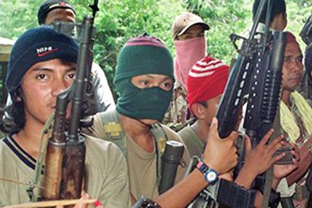 Pasukan pembangkang Filipina menangkap kira-kira 40 sandera