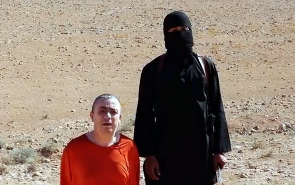 FBI memburu anasir yang muka tertutup dalam video clip dari IS