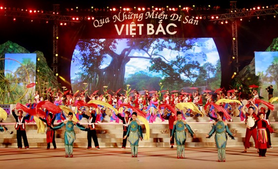 Pembukaan program pariwisata “Mengunjungi daerah-daerah pusaka Viet Bac”