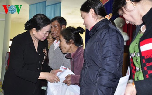 Sekretaris KS PKV, Ha Thi Khiet  menyampaikan ucapan selamat Hari Raya Tet di provinsi Quang Nam
