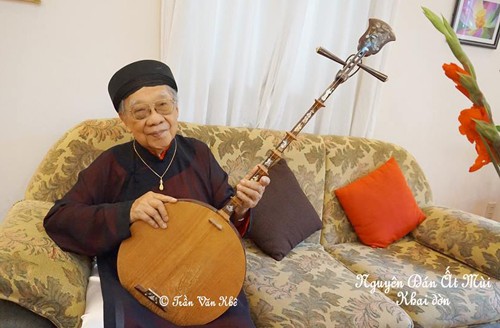 Profesor – Doktor Musik Tran Van Khe meninggal