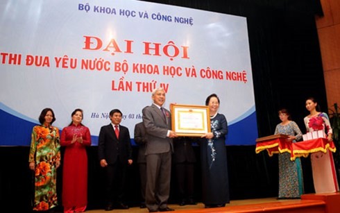Wakil Presiden Nguyen Thi Doan menghadiri Kongres Kompetisi Patriotik instansi sains - teknologi