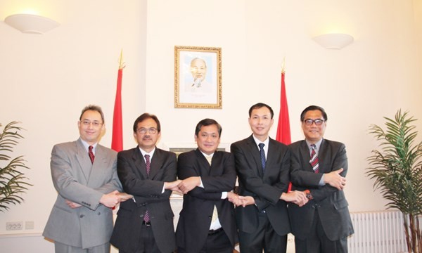 Pembentukan Komisi ASEAN di Den Haag, Belanda