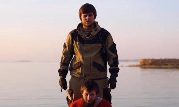 IS memuat video clip tentang eksekusi terhadap “mata-mata” Rusia