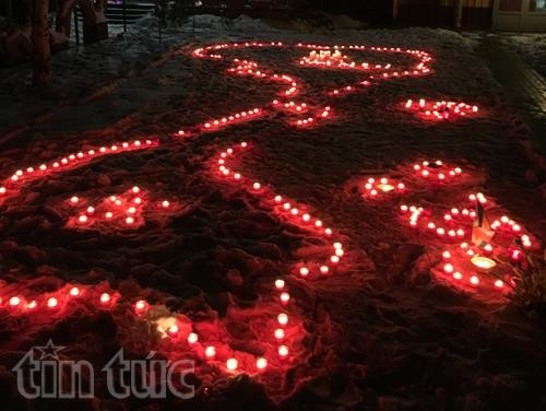 Upacara melepaskan arwah para martir yang gugur demi kedaulatan laut dan pulau Vietnam diadakan di Polandia 