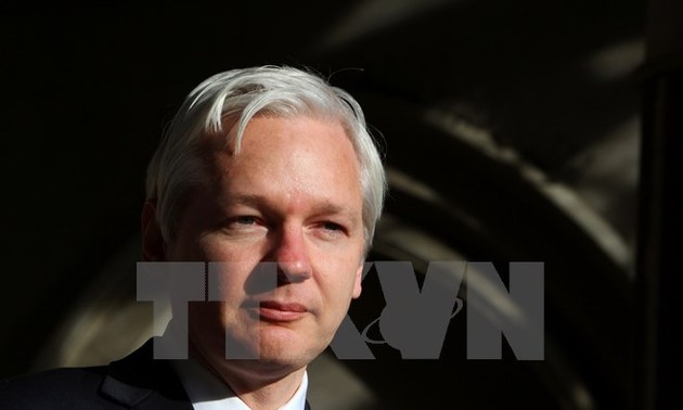 Ekuador membantah pernyataan PM Inggeris yang bersangkutan dengan Julian Assange