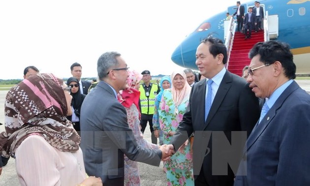 Presiden Tran Dai Quang tiba di Brunei Darussalam, mengunjungi Kedubes Vietnam